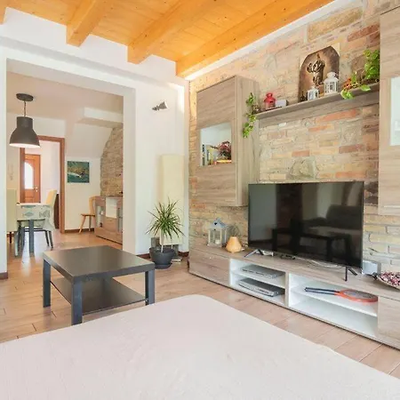 Lovely House In The Peacefull Place Of 빌라