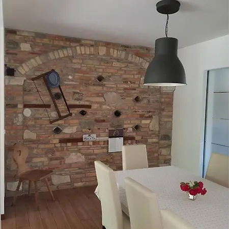 Lovely House In The Peacefull Place Of Grado
